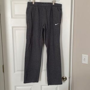 Men’s Nike Sweatpants Size: M